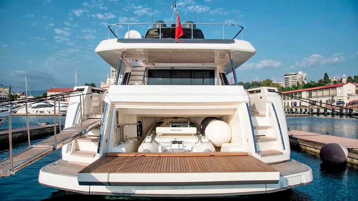 Аренда мегаяхты FERRETTI 920 Lady F в Сочи